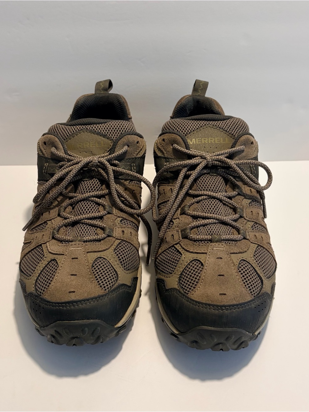 Merrell’s Accentor 3 Men’s Olive Brown Athletic Trail Shoes